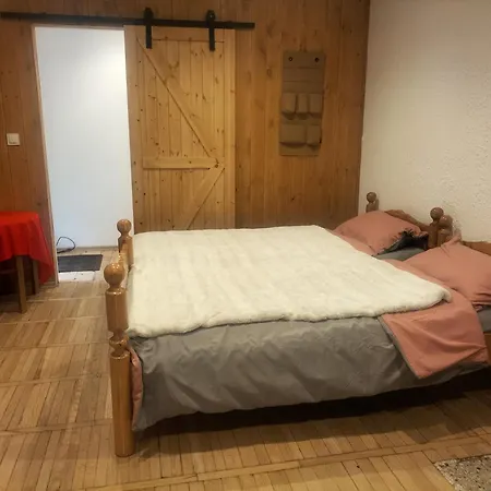 Forest House بيت للعطل Zegrze Poludniowe